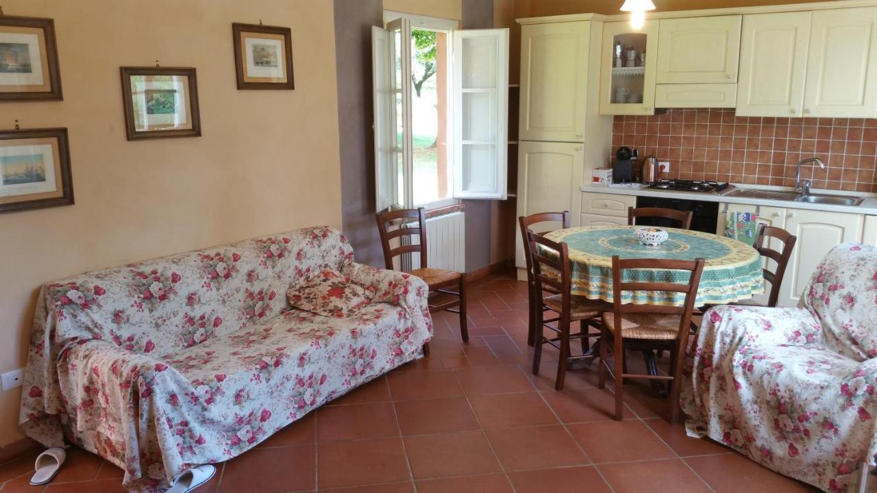 Il Fienile Del Colle Villa Pescia Luaran gambar