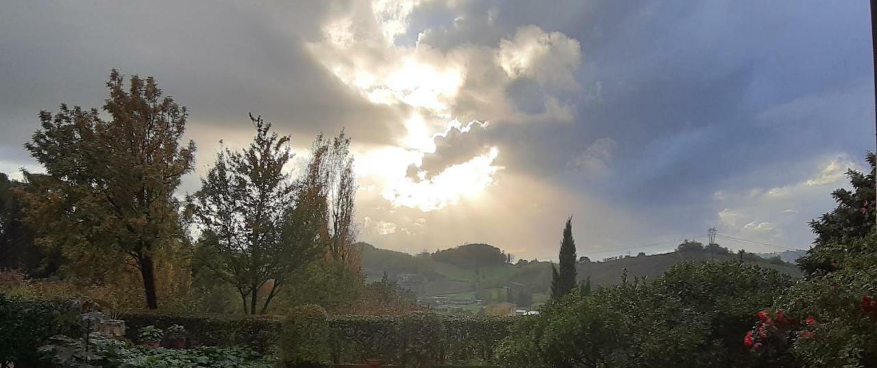 Il Fienile Del Colle Villa Pescia Luaran gambar